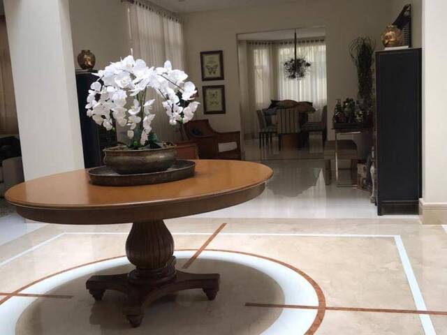 #782 - Casa para Venda em Santana de Parnaíba - SP