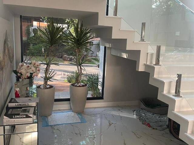Casa para Venda em Santana de Parnaíba - 3