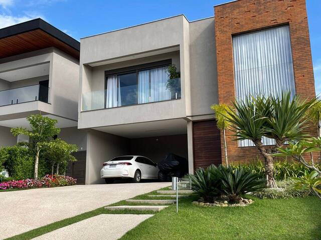 #1662 - Casa para Venda em Santana de Parnaíba - SP