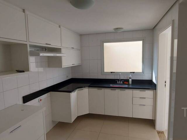 #1811 - Casa para Venda em Santana de Parnaíba - SP