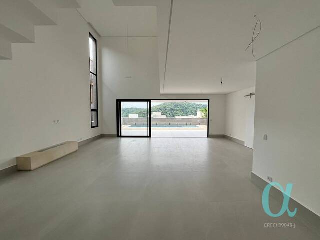 Casa para Venda em Santana de Parnaíba - 5
