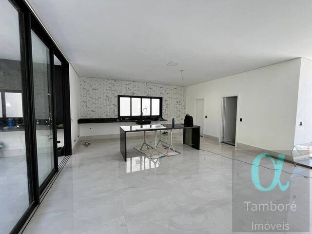 Casa para Venda em Santana de Parnaíba - 5