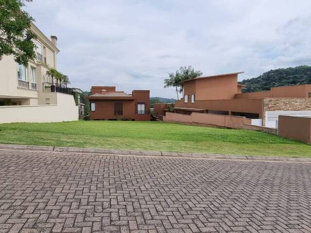 #1984 - Terreno para Venda em Santana de Parnaíba - SP
