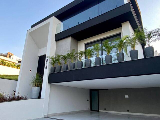 #1528 - Casa para Venda em Santana de Parnaíba - SP