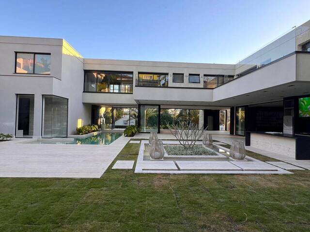 #1152 - Casa para Venda em Barueri - SP