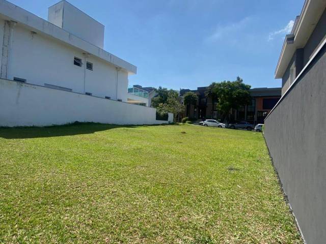 Terreno para Venda em Santana de Parnaíba - 4