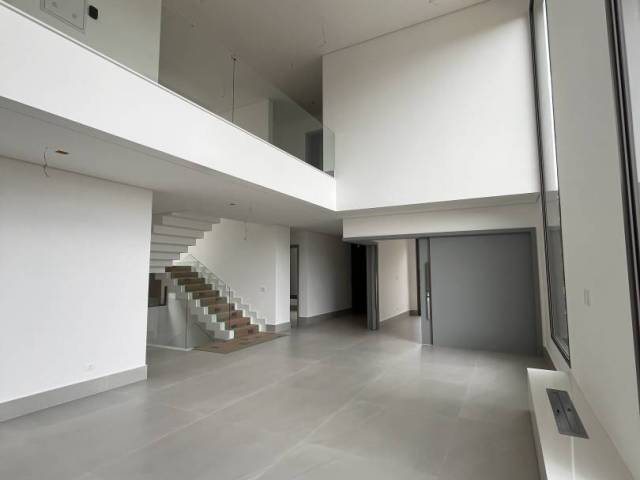 Casa para Venda em Santana de Parnaíba - 4