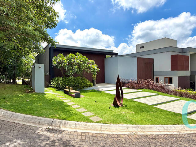 #2341 - Casa para Venda em Santana de Parnaíba - SP