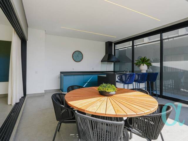 Casa para Venda em Santana de Parnaíba - 5