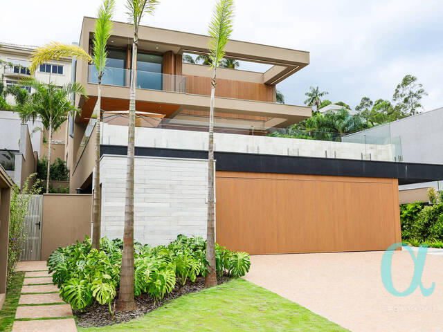 #1606 - Casa para Venda em Santana de Parnaíba - SP