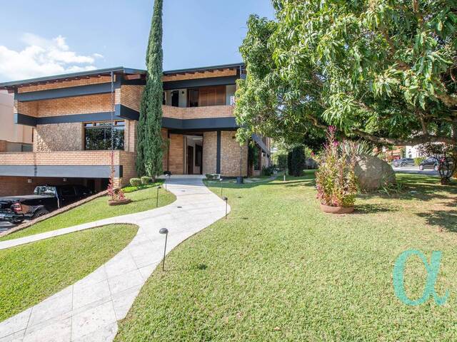 Casa para Venda em Santana de Parnaíba - 2
