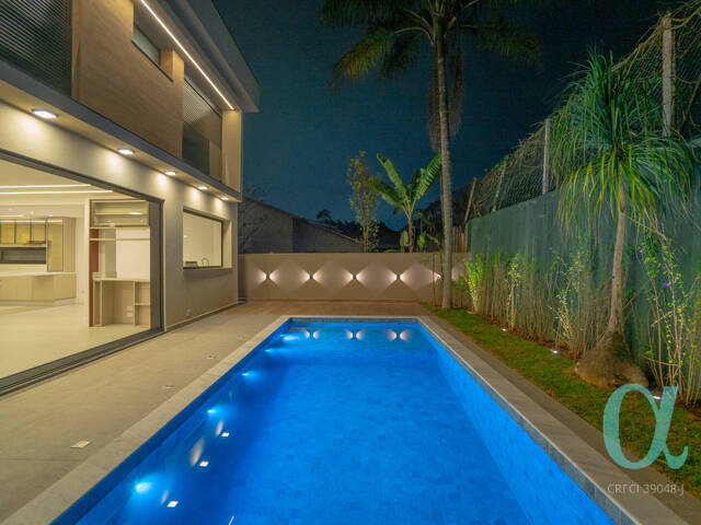 Casa para Venda em Santana de Parnaíba - 4