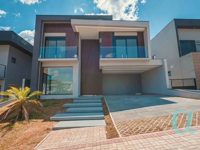 #2300 - Casa para Venda em Santana de Parnaíba - SP