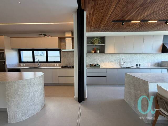 Casa para Venda em Santana de Parnaíba - 5